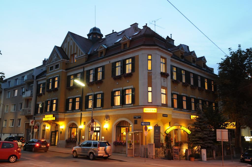 Hotel Bergwirt Schoenbrunn Wina Bagian luar foto