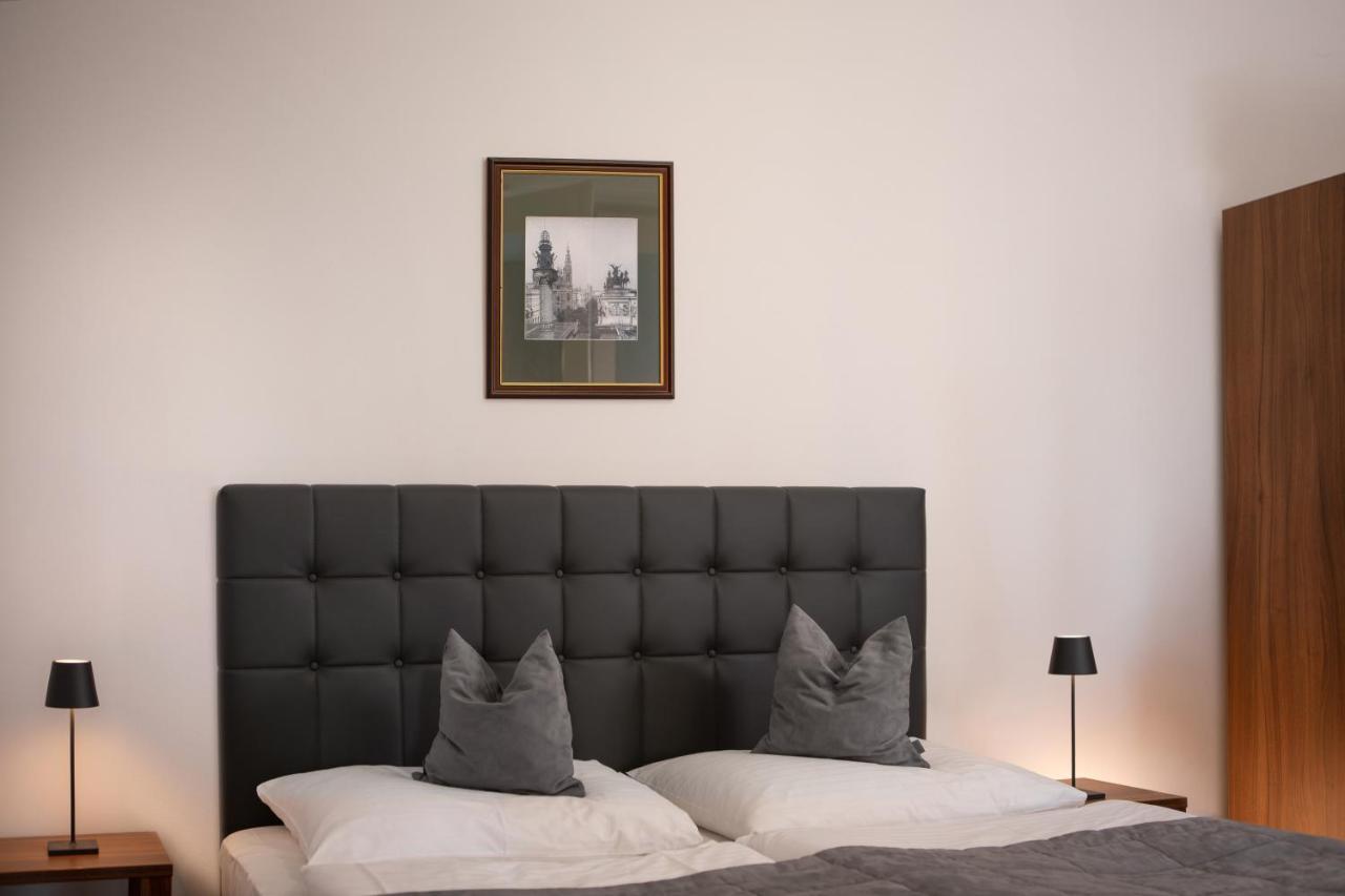 Hotel Bergwirt Schoenbrunn Wina Bagian luar foto