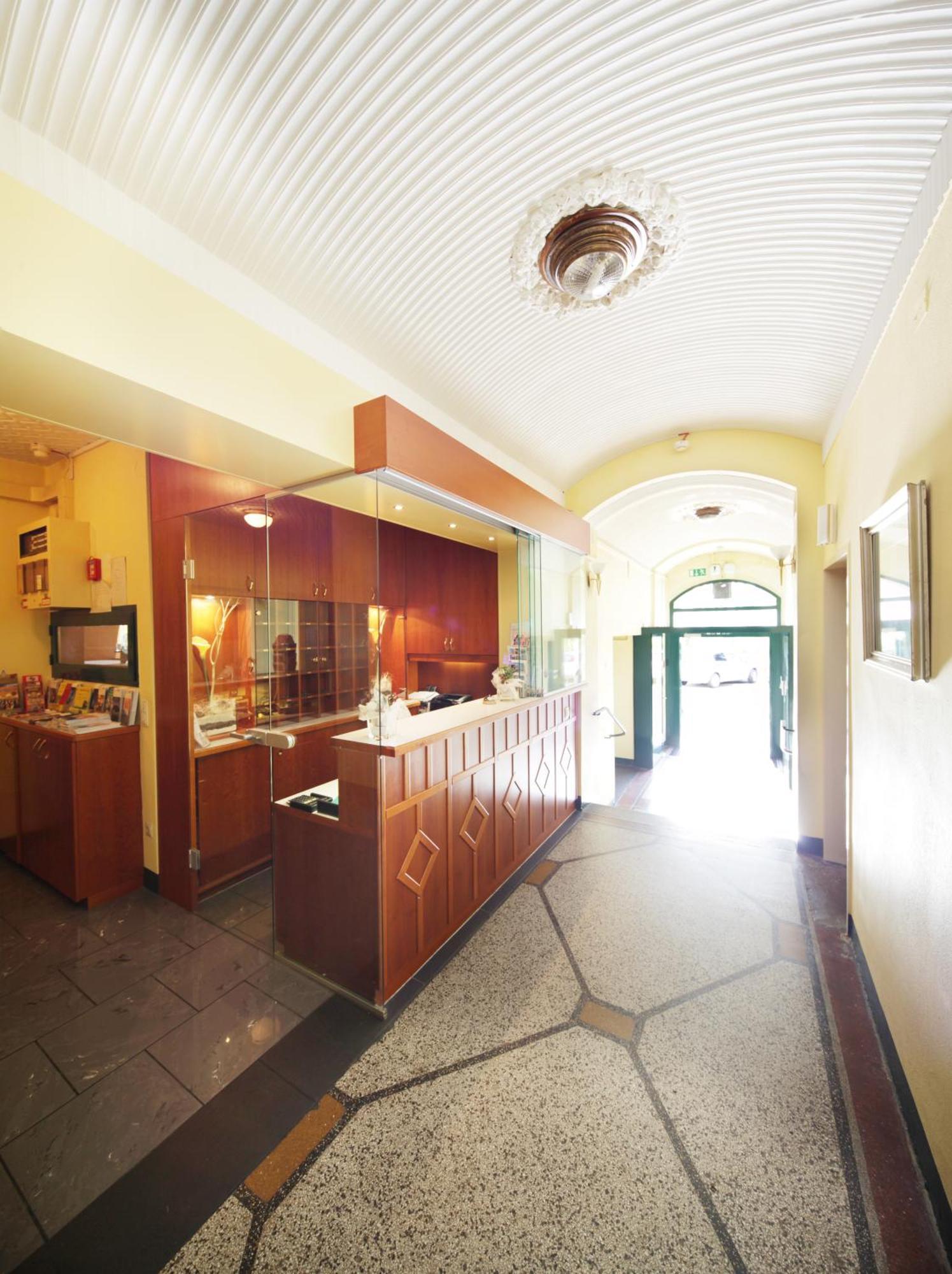 Hotel Bergwirt Schoenbrunn Wina Bagian luar foto