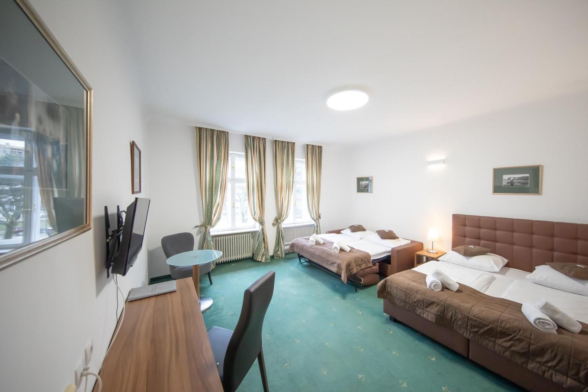 Hotel Bergwirt Schoenbrunn Wina Bagian luar foto