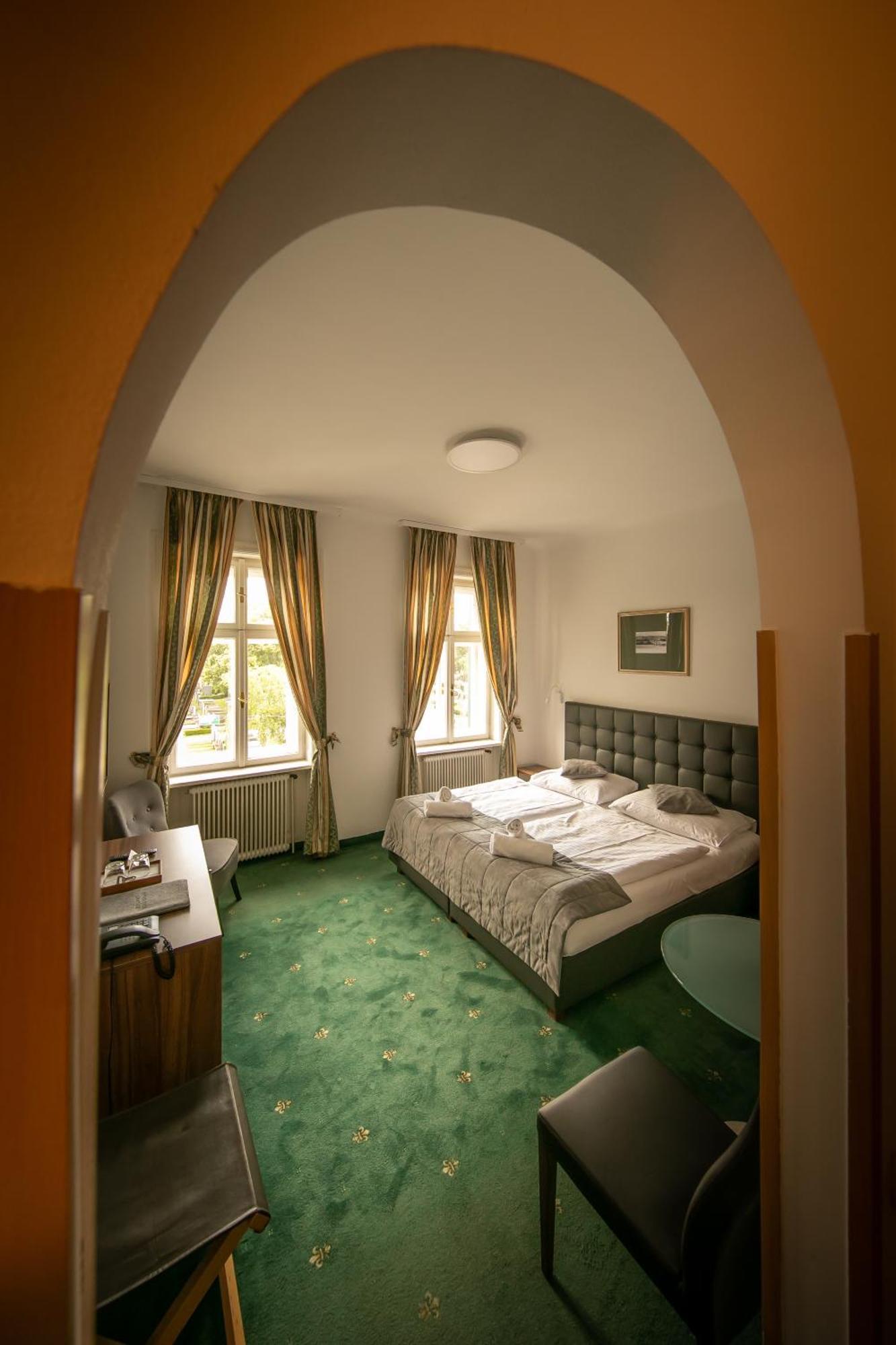 Hotel Bergwirt Schoenbrunn Wina Bagian luar foto
