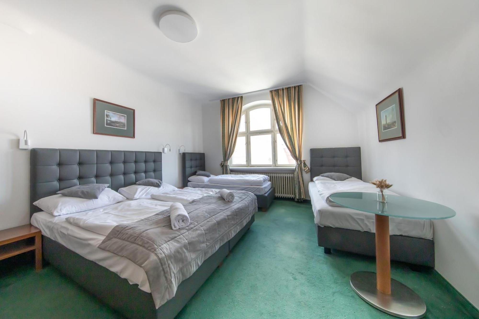 Hotel Bergwirt Schoenbrunn Wina Bagian luar foto