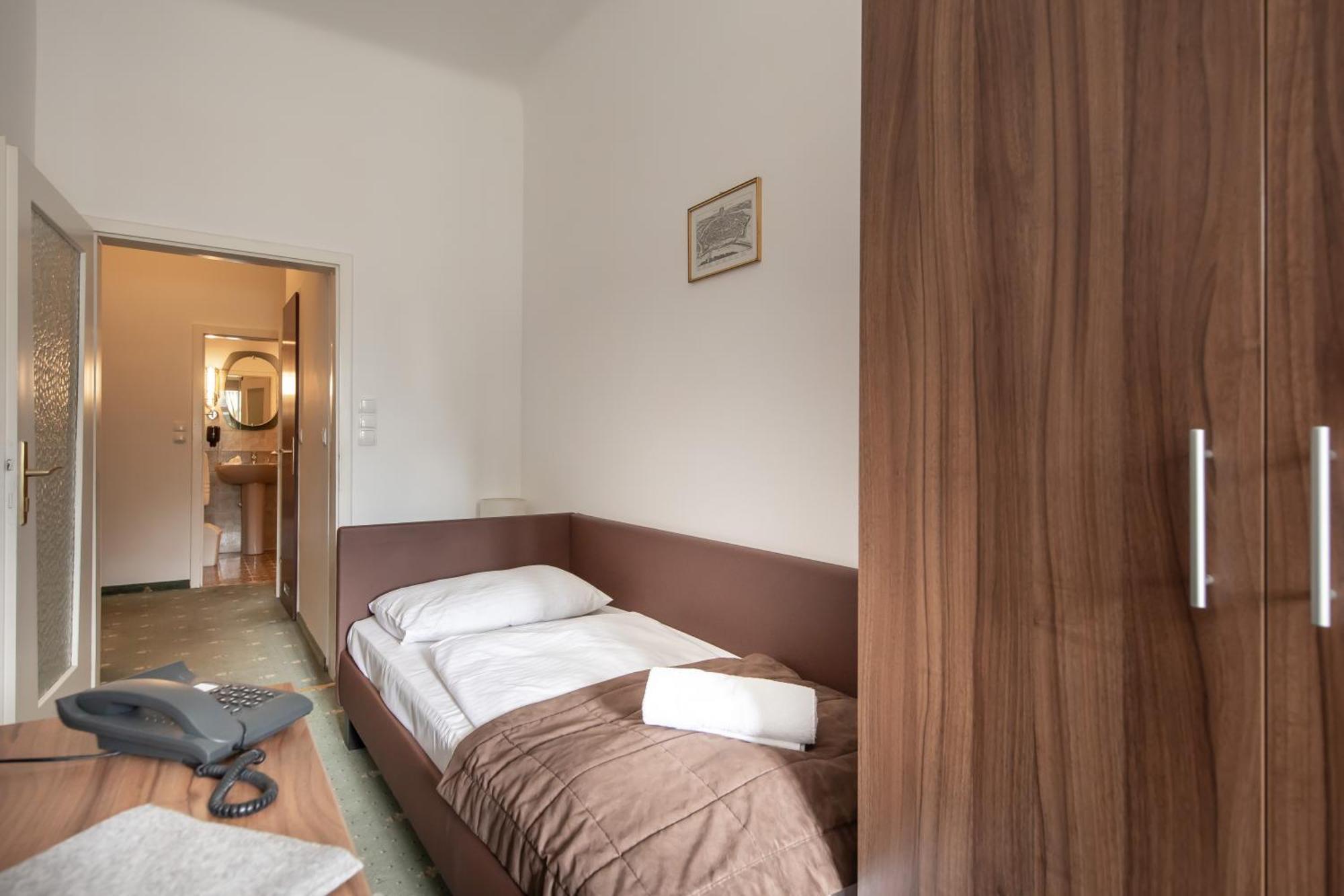 Hotel Bergwirt Schoenbrunn Wina Bagian luar foto