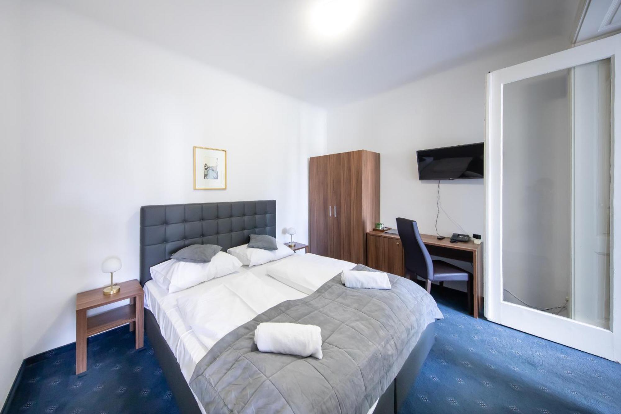 Hotel Bergwirt Schoenbrunn Wina Bagian luar foto