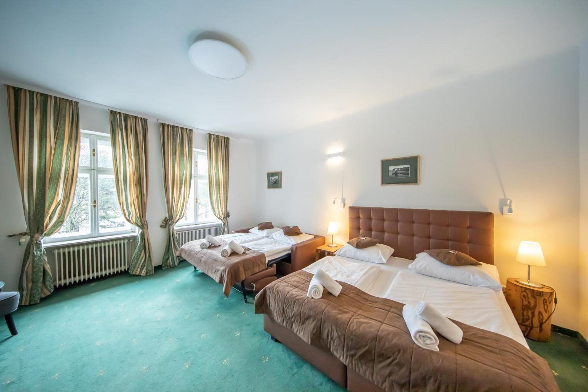 Hotel Bergwirt Schoenbrunn Wina Bagian luar foto