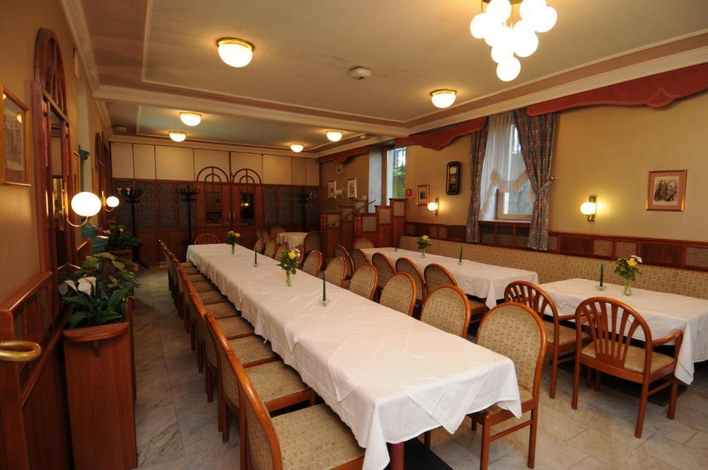 Hotel Bergwirt Schoenbrunn Wina Bagian luar foto
